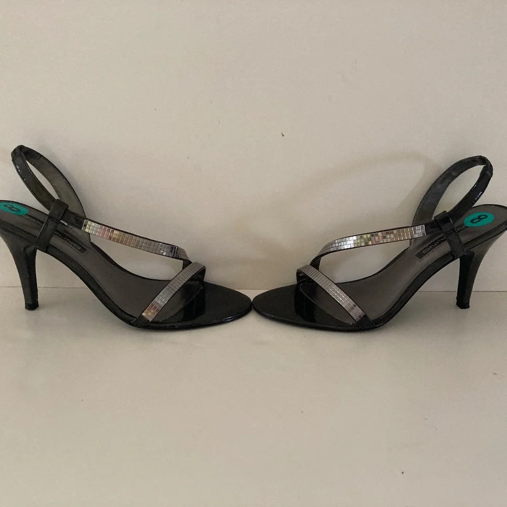 Bandolino Rayonna Gray Metallic & Silver Strap Slingback Heels/Size 8/NEW!